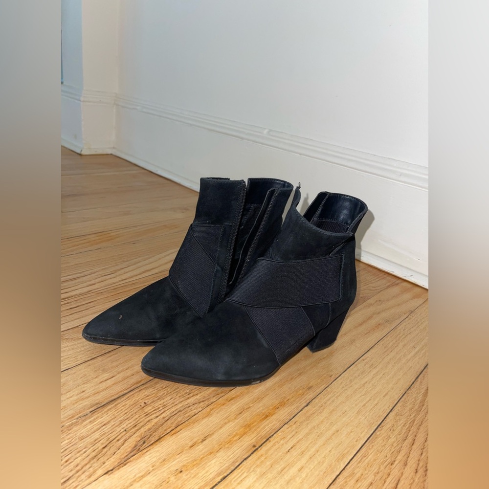 Vaneli black suede low heeled boots